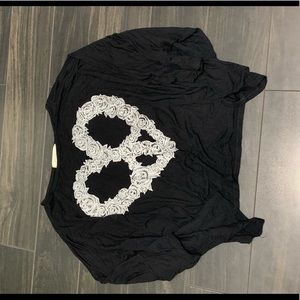 Black kimono shirt with heart design